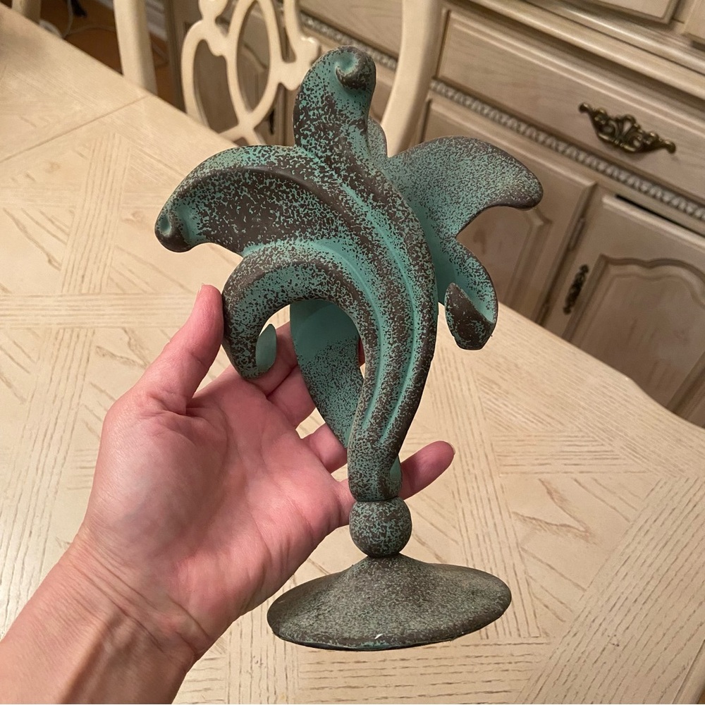 Metal napkin holder